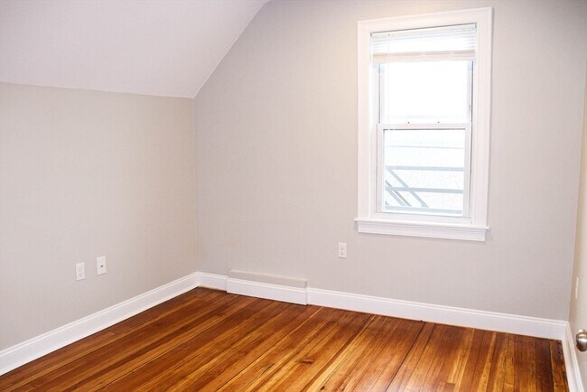 Building Photo - 133 Kendrick Ave