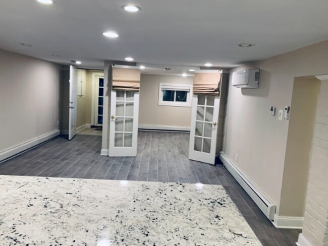 Building Photo - 2807 Ontario Rd NW