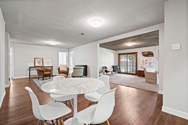 Building Photo - 2942 Esterbrook Dr