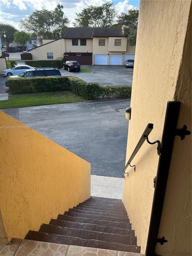 Building Photo - 6661 SW 137th Ct