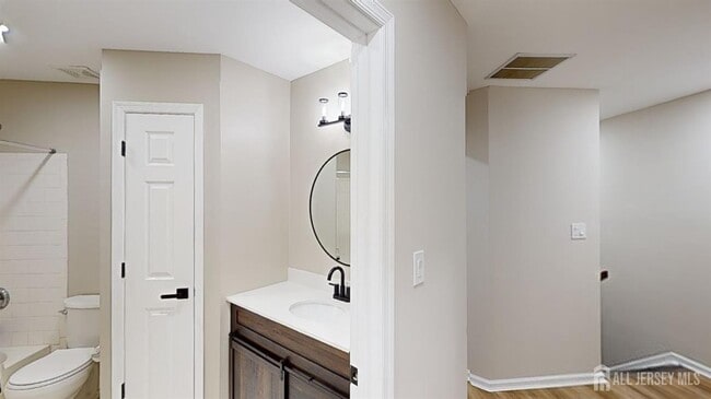 Building Photo - 2405 Timber Ridge Ct