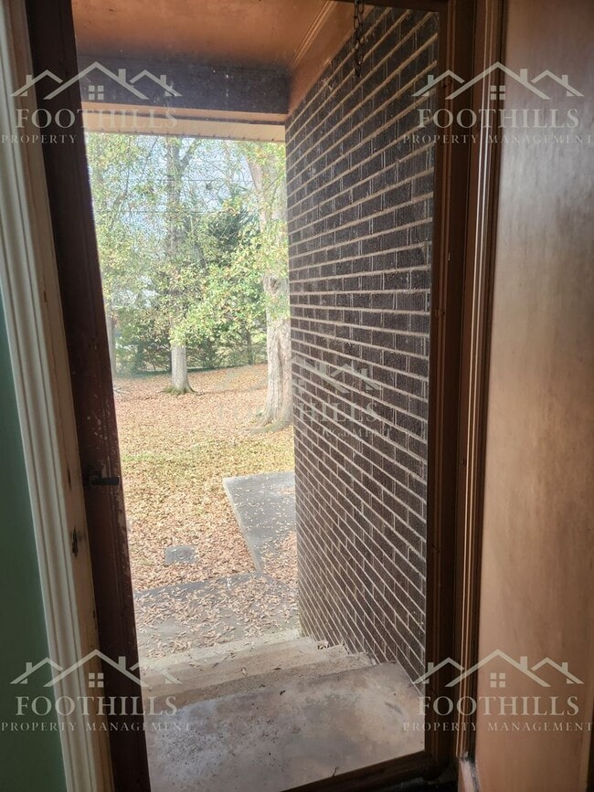 Building Photo - 2013 Boul Hts