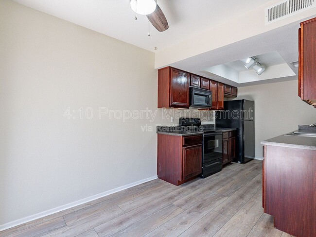 Building Photo - 1266 N 85th Pl