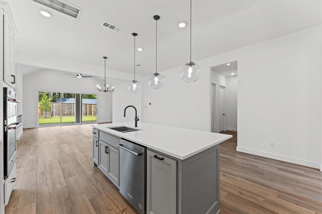 Building Photo - 8218 Sherman Pk Trl