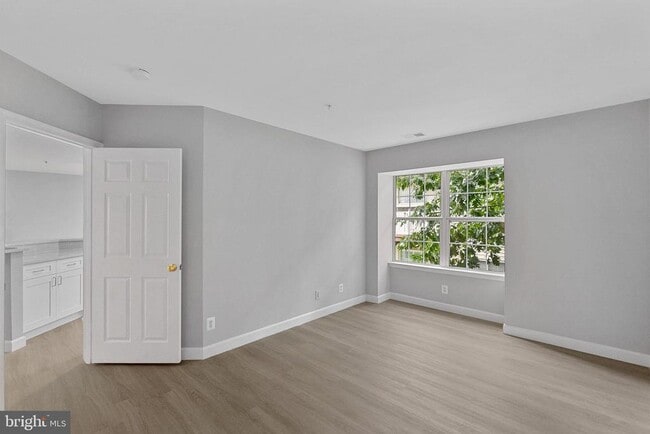 Building Photo - 21850 Locomotive Terrace