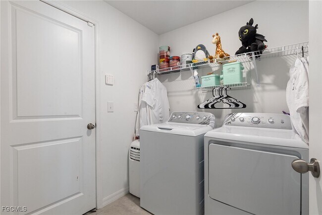 Building Photo - 3856 Treasure Oak Wy