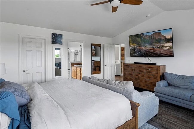 Building Photo - 1622 NW Rimrock Dr