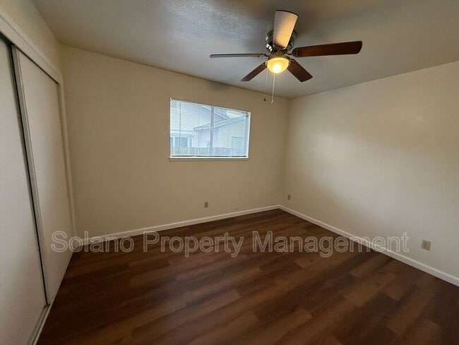 Building Photo - 307 California St