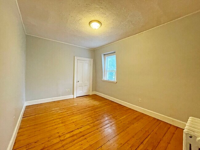 Building Photo - 399 Newtonville Ave