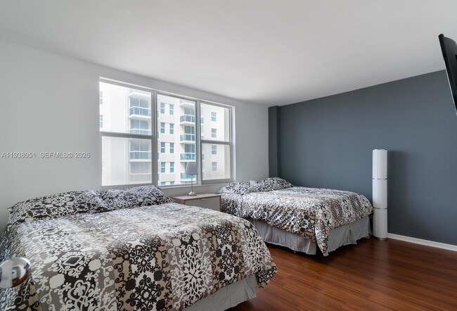 Building Photo - 9195 Collins Ave