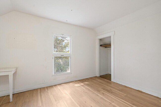 Building Photo - 2225 Catalpa Dr.