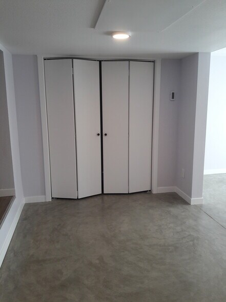 Closet 1 - 7003 NE Everett St