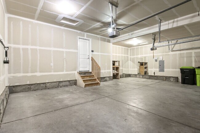 Building Photo - Gorgeous home with a finished basement, 3-...