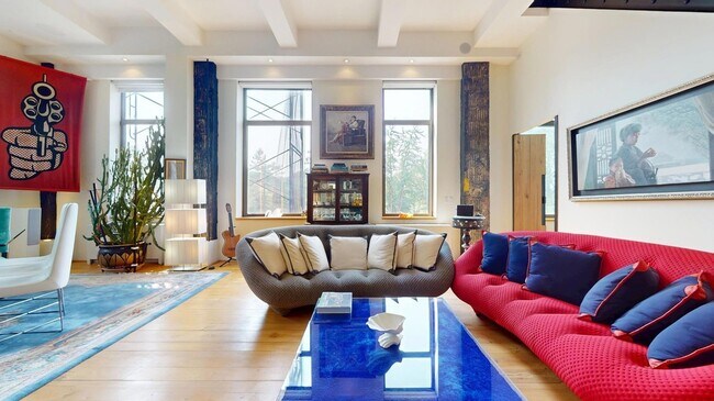 Building Photo - 1255 5th Ave