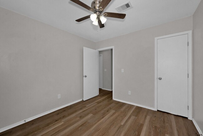 Building Photo - 4200 S Austin St