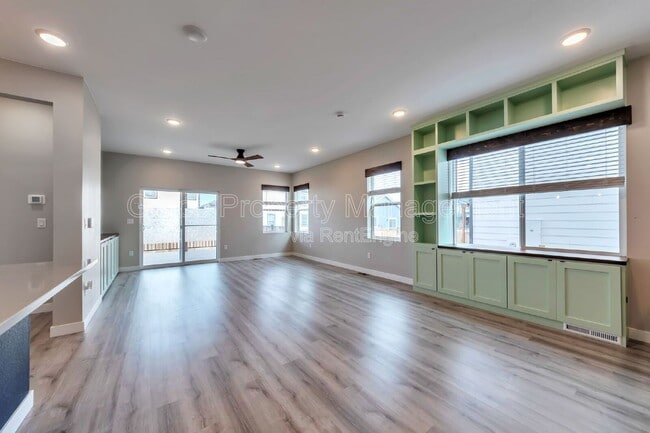 Building Photo - 4751 Ambrose Pl