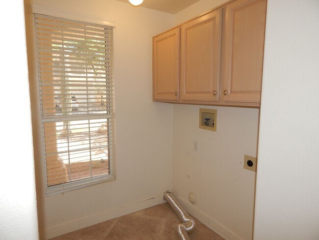 Building Photo - 7750 E Castle Valley Way