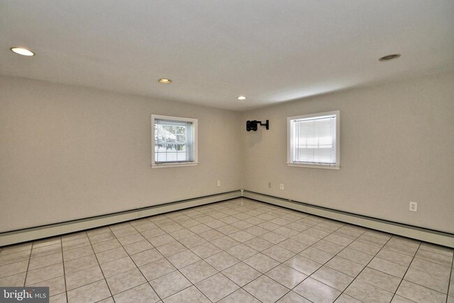 Building Photo - 436 Anthony Rd