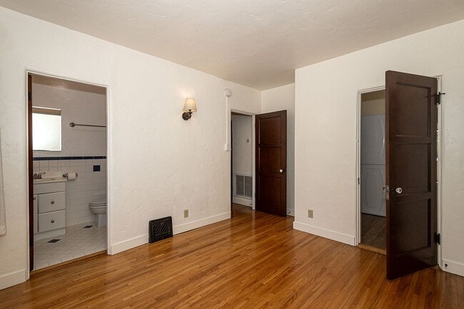 Building Photo - Beautifully Restored 3BR Miracle Mile Duplex | 1,725 SF | Near Metro D Line