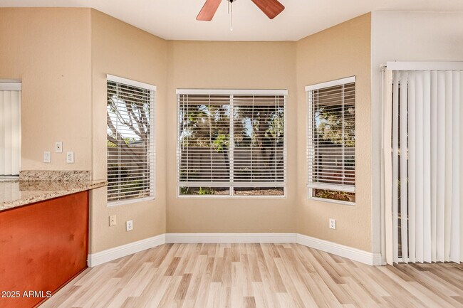 Building Photo - 1110 N Aspen Dr