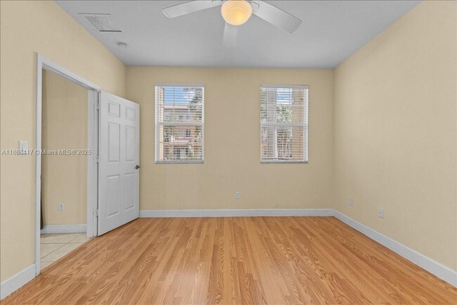 Building Photo - 1048 SW 147th Ave