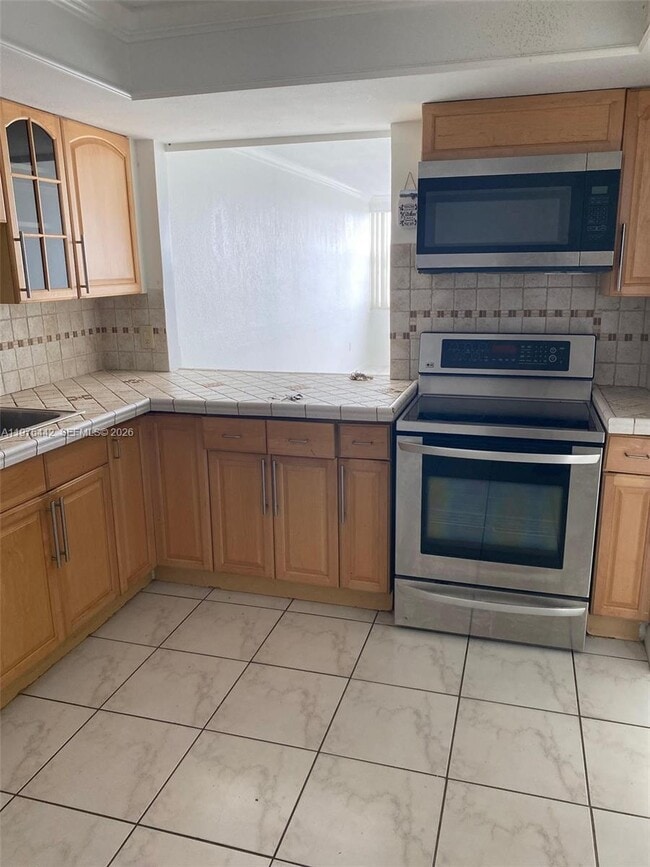 Building Photo - 1301 NE Miami Gardens Dr