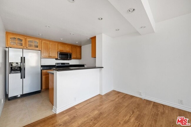 Building Photo - 10535 Wilshire Blvd