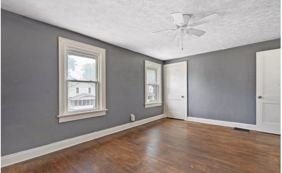 Building Photo - 1429 Loretta Ave