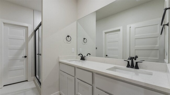 Building Photo - 1851 Lapis Ave