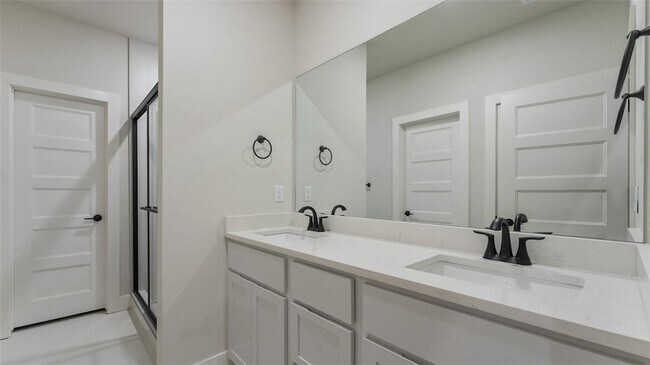 Building Photo - 1861 Lapis Ave