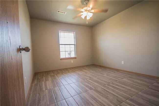 Building Photo - 2755 Carondolet St