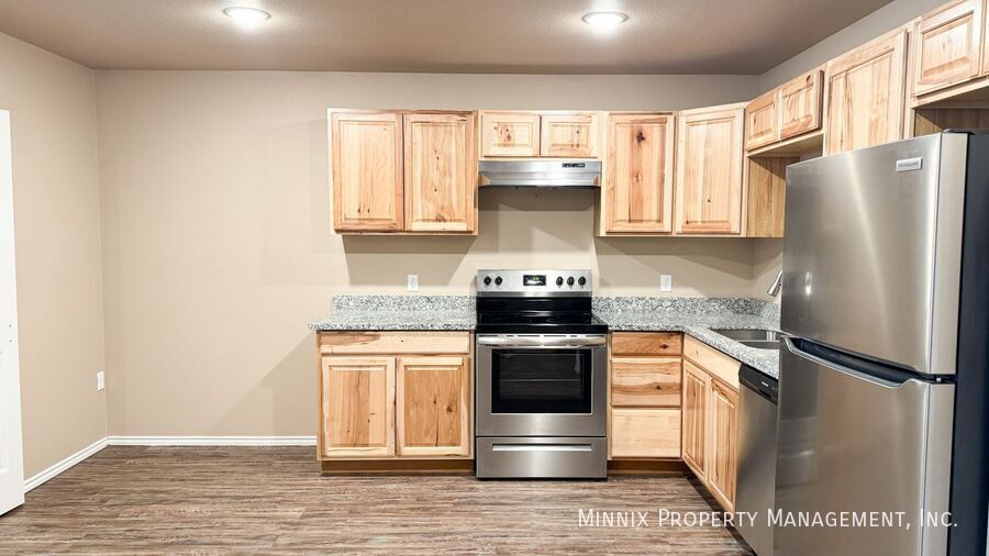 Building Photo - 2419 N Ave O