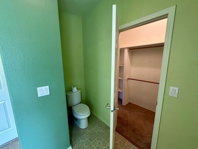 Building Photo - 3 Bedroom 2 Bath nestled in Grass Valley