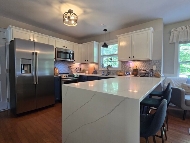 Building Photo - 355 Orchard Falls Dr