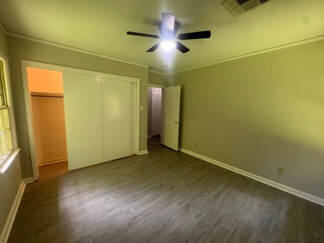Building Photo - 3054 Merrimac Dr