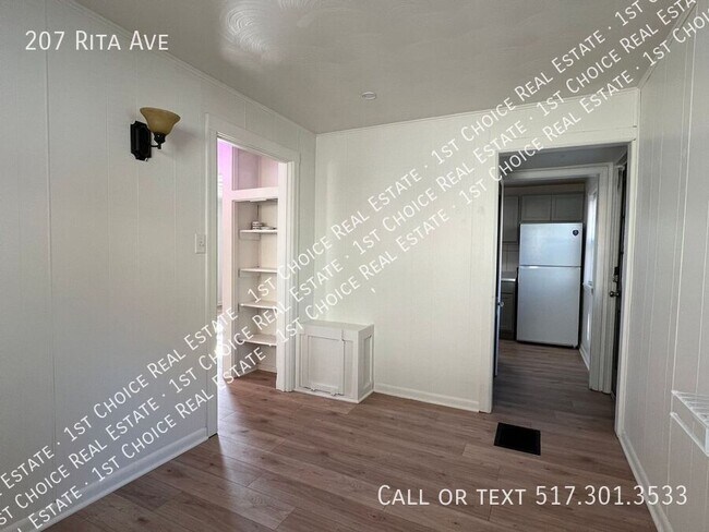 Building Photo - 207 Rita St