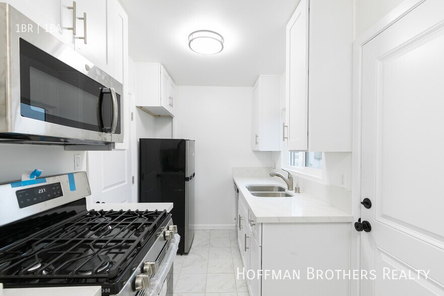 Building Photo - 2632 1/2 Arvia St