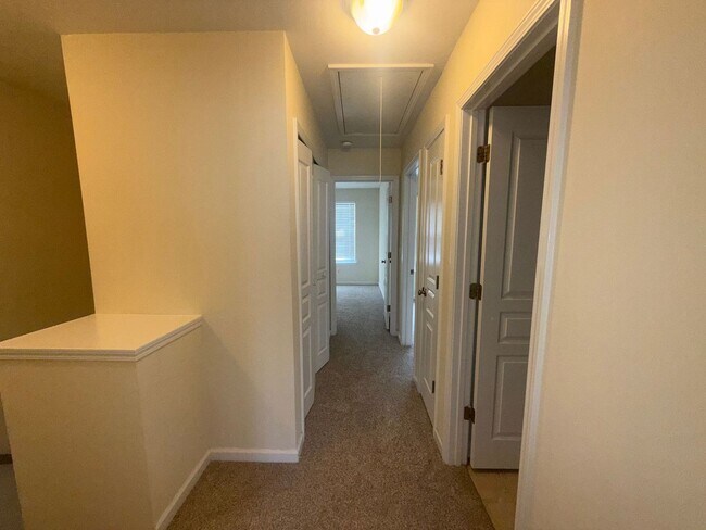 Building Photo - 3 bedroom 2.5 bathroom Fieldstone Townhouse in Fort Mill!