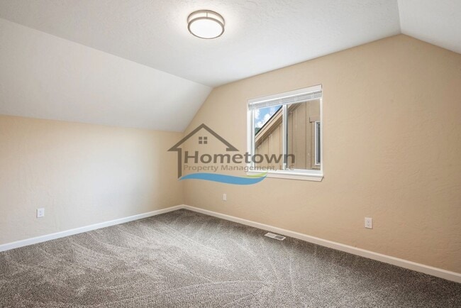 Building Photo - Craftsman-Style Home in Coeur d'Alene with 2 Bedrooms, 1.5 Bathrooms!