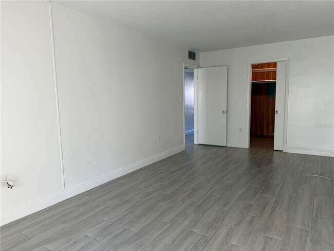 Building Photo - 1235 S Highland Ave