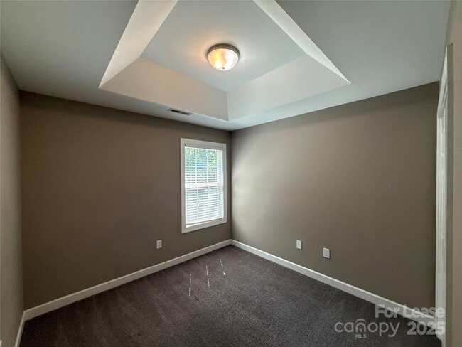Building Photo - 1224 Summerville Rd