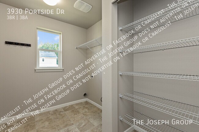 Building Photo - 3930 Portside Dr