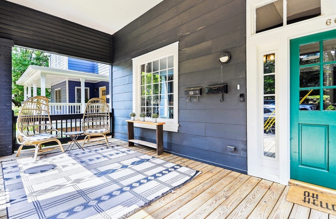 Porch - 66 Howell St NE