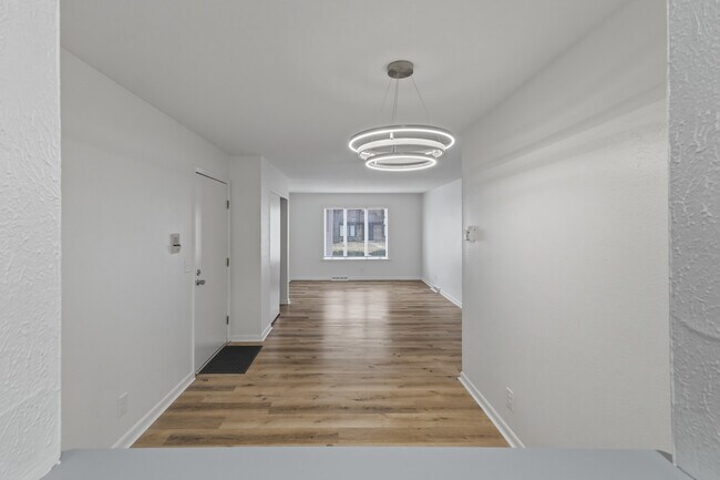 Building Photo - 4054 Stonehenge Dr