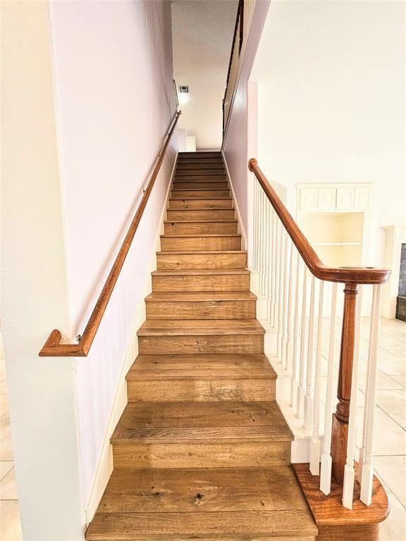 Building Photo - 2612 Zambia Dr