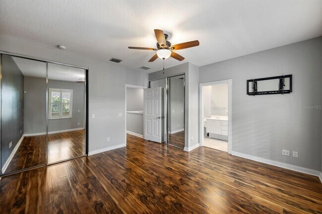 Building Photo - 1633 Napoli Dr W