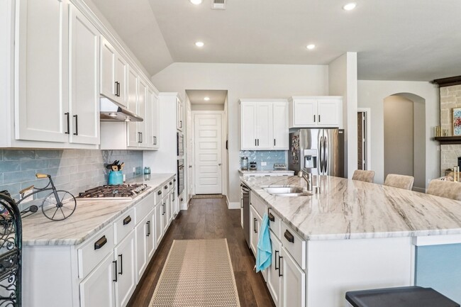 Building Photo - 847 Longbranch Way