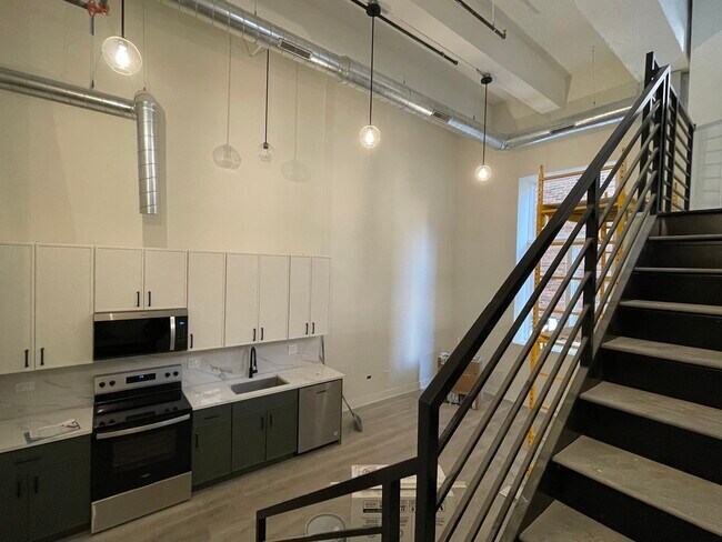 Building Photo - 1453 Maple Ave