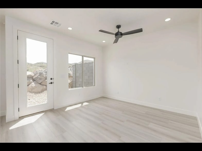 Building Photo - 301 S 1930 W