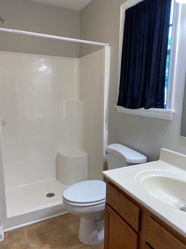 Building Photo - Charming 4BR/3BA Home in Azalea Acres – A Must-See